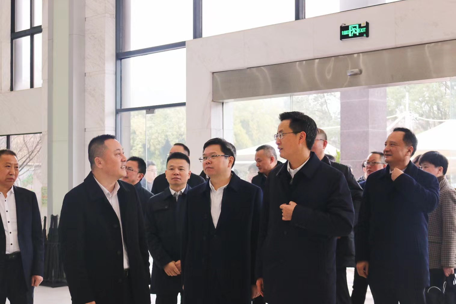 嘉兴市委书记陈伟一行光临bifa必发电气调研领导